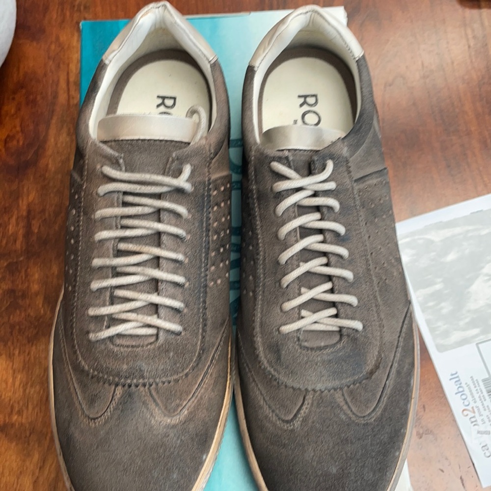 Men’s Roan sneakers.  Size 10